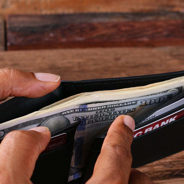 Men’s Personalized Leather Bi-fold Money Clip Close Up Travel Wallet