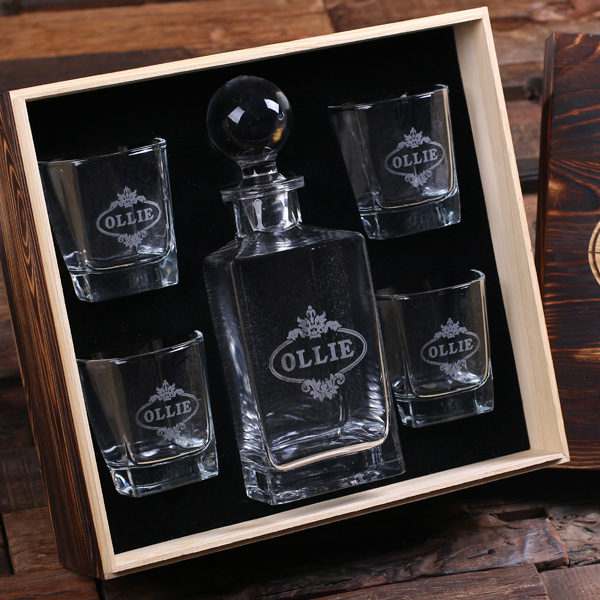 Personalized Whiskey Decanter & 4 Whiskey Glasses Gift Set in Keepsake Box T-025280