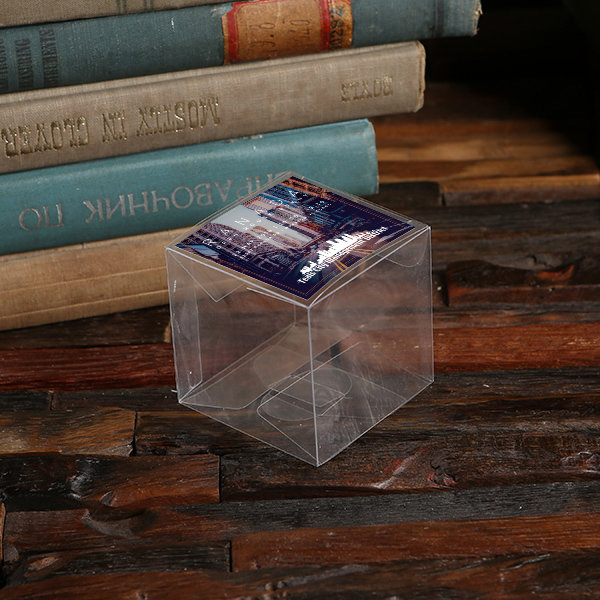 small clear plastic boxes