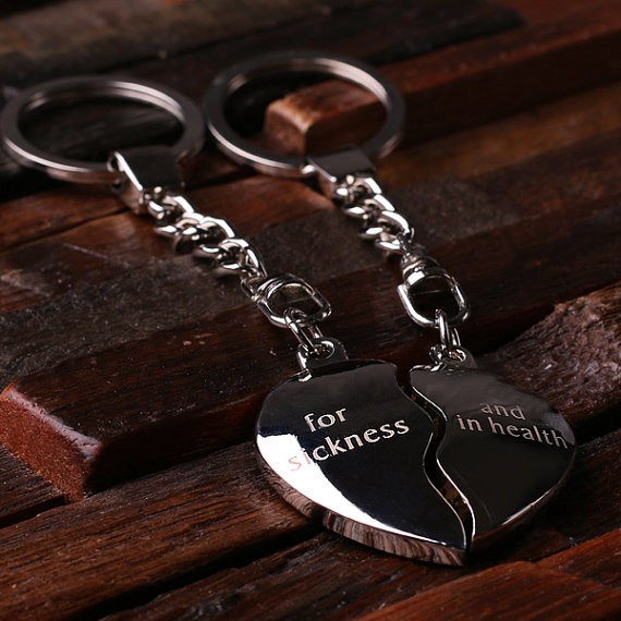 Personalized Polished Stainless Steel Double Heart Key Chain Close Up T-025036