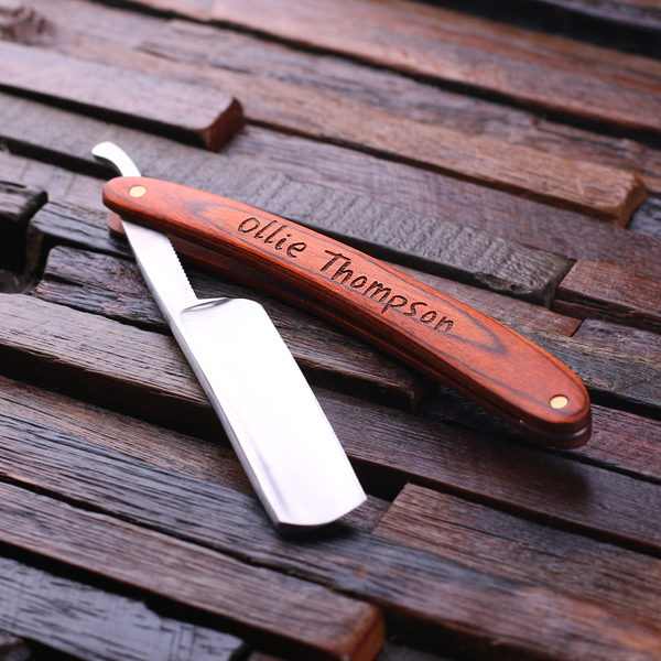 Personalized Wood Handle Straight Razor Blade Engraving Closeup T-025145
