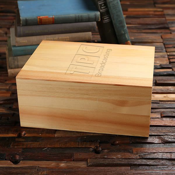 Customized personalized black, brown, white pine wood boxes. Customized personalized black, brown, white pine wood boxes.
