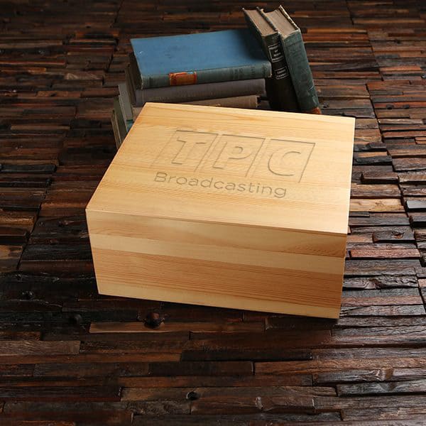 Customized personalized black, brown, white pine wood boxes. Customized personalized black, brown, white pine wood boxes.