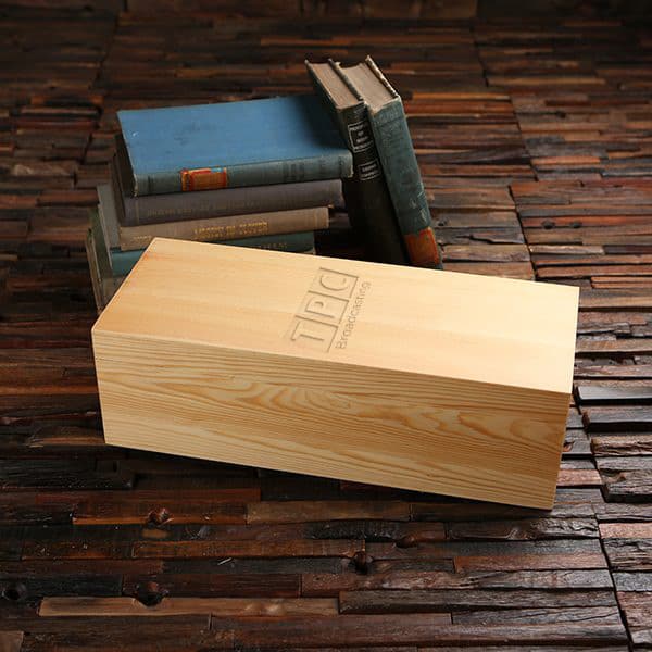 Customized personalized black, brown, white pine wood boxes. Customized personalized black, brown, white pine wood boxes.